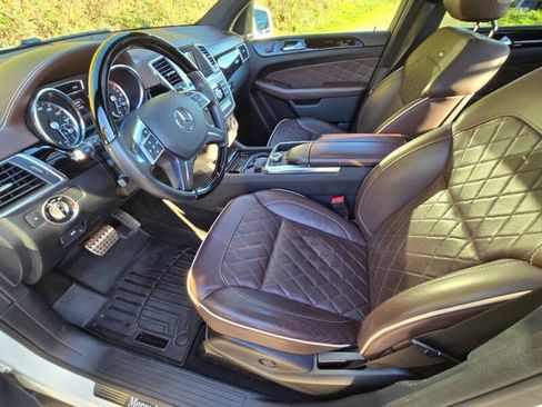 Used 2015 Mercedes-Benz ML 400 ML 400 AWD 4MATIC 4dr SUV image 3