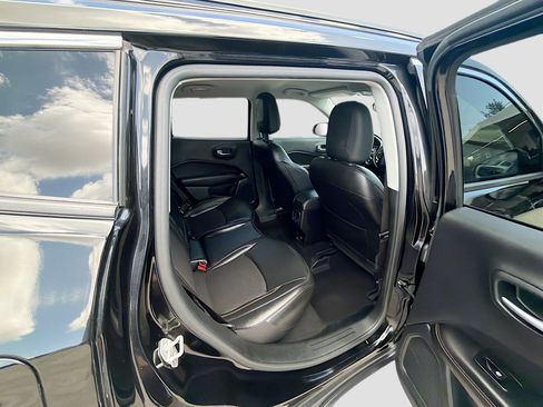 Used 2020 Jeep Compass Latitude FWD image 28