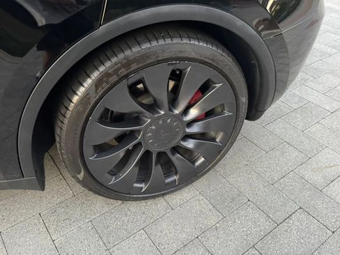 Used 2023 Tesla Model Y Performance AWD/4WD image 21