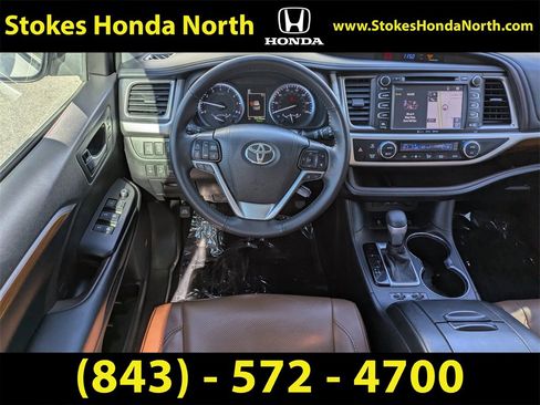 Used 2019 Toyota Highlander Limited Platinum image 14