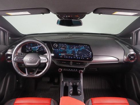 Used 2024 Chevrolet Equinox EV RS FWD image 3