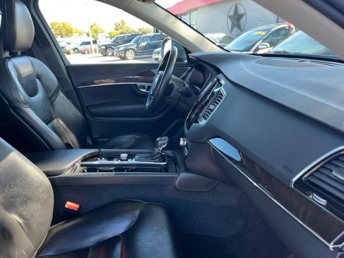 Used 2018 Volvo XC90 T6 Momentum w/ Convenience Package image 34