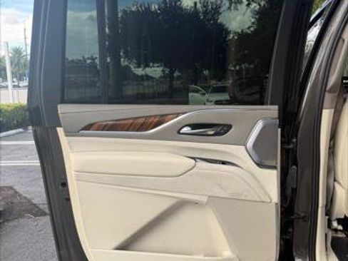 Used 2021 Cadillac Escalade ESV Premium Luxury Platinum AWD/4WD image 24