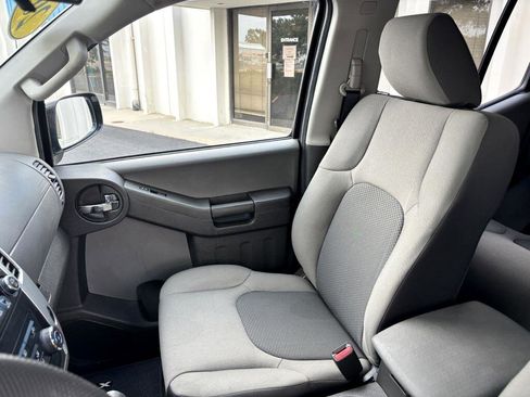 Used 2015 Nissan Xterra X image 14