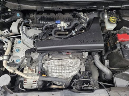 Used 2020 Nissan Rogue SV FWD image 30