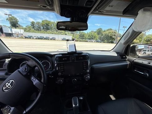 Used 2023 Toyota 4Runner TRD Off-Road Premium w/ Moonroof Package AWD/4WD image 10