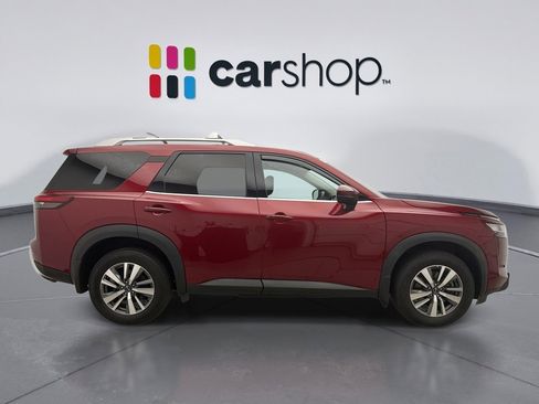 Used 2023 Nissan Pathfinder SL AWD/4WD image 6