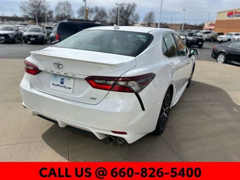 Used 2024 Toyota Camry SE image 4