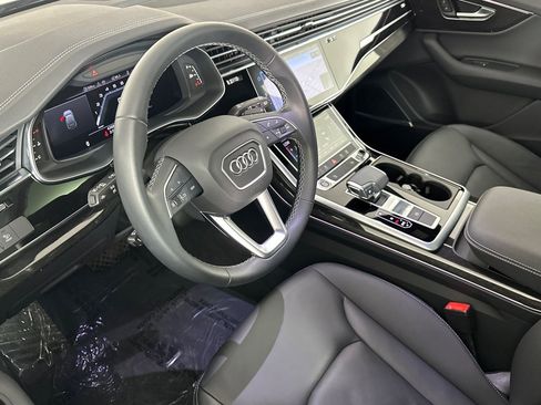 Used 2025 Audi Q7 2.0T Premium w/ Convenience Plus Package image 9