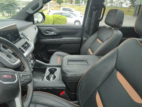 Used 2024 GMC Yukon XL AT4 w/ Technology Package AWD/4WD image 21