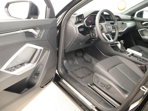 New 2025 Audi Q3 2.0T Premium image 14
