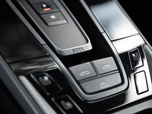 Certified 2022 Porsche 911 Carrera S RWD image 31