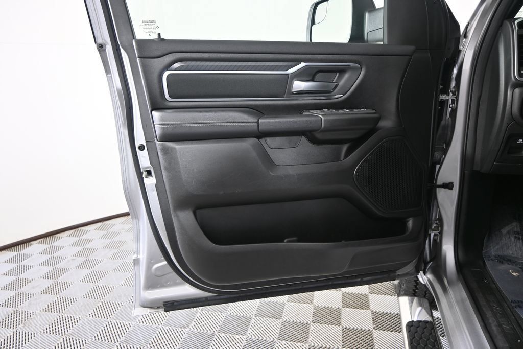 Used 2025 RAM 1500 Big Horn AWD/4WD image 18