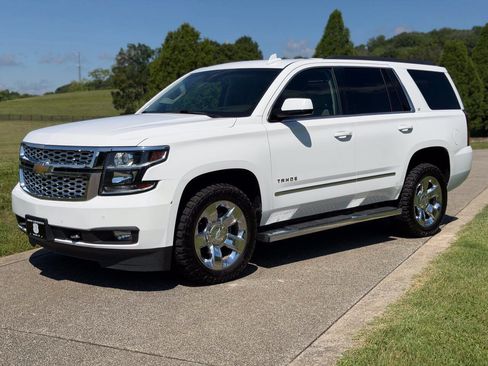 Used 2018 Chevrolet Tahoe LT w/ LT Signature Package RWD image 2