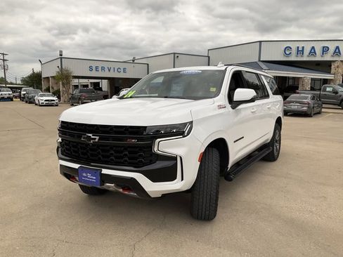 Used 2024 Chevrolet Suburban Z71 w/ Luxury Package AWD/4WD image 2