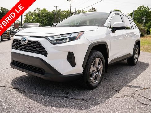 Used 2024 Toyota RAV4 LE AWD/4WD image 3