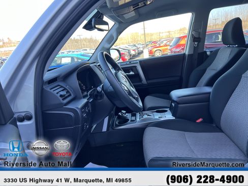 Used 2024 Toyota 4Runner SR5 AWD/4WD image 15