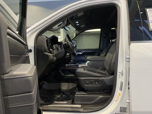 Used 2024 Chevrolet Silverado 2500 LTZ w/ LTZ Convenience Package image 44