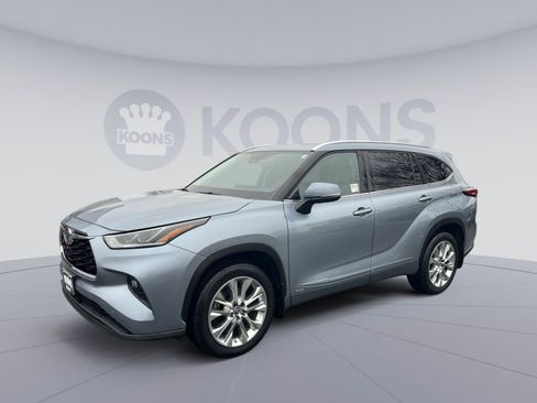 Used 2023 Toyota Highlander Limited image 1
