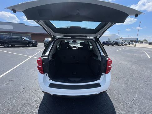 Used 2017 Chevrolet Equinox LS FWD image 24