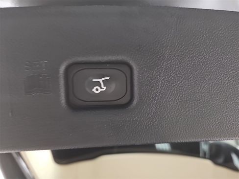 Used 2022 Lincoln Nautilus Reserve image 13