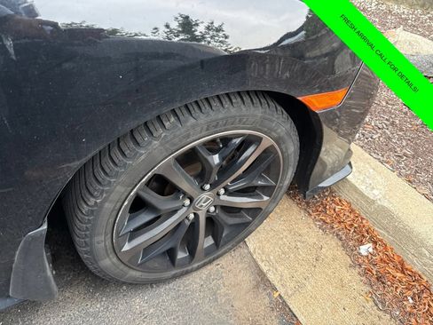 Used 2021 Honda Civic Sport Touring image 4