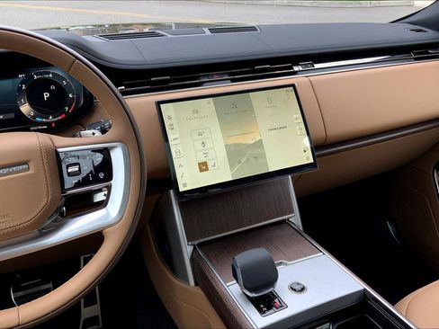 New 2026 Land Rover Range Rover Long Wheelbase SE AWD/4WD image 6