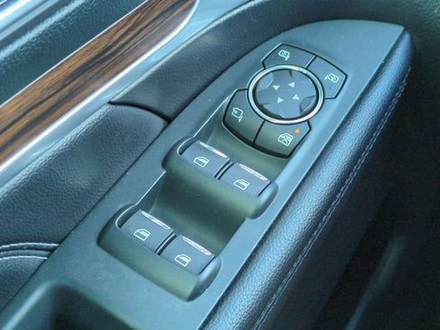Used 2018 Ford Explorer Limited w/ Equipment Group 301A FWD image 24