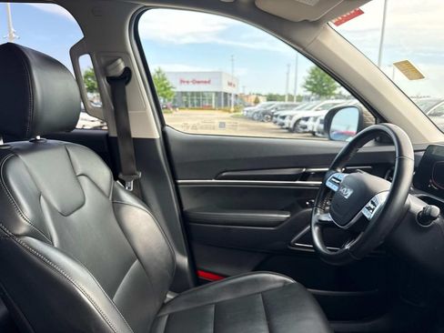 Used 2025 Kia Telluride S FWD image 15