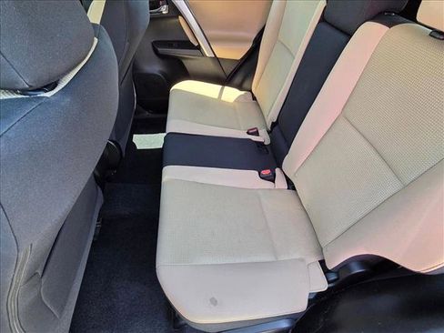 Used 2018 Toyota RAV4 XLE FWD image 17