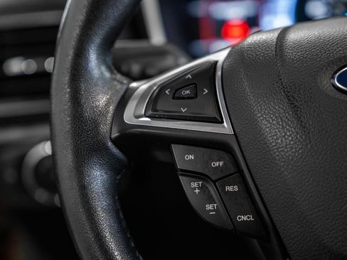 Used 2017 Ford Fusion Titanium image 28