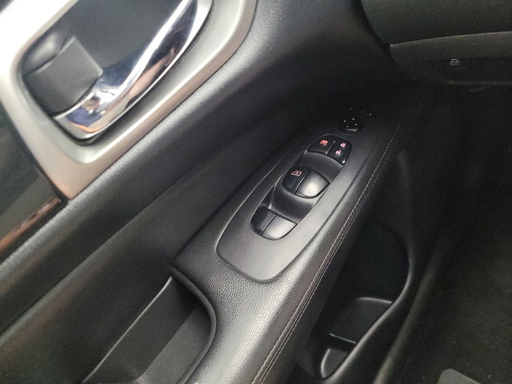 Used 2020 Nissan Pathfinder S AWD/4WD image 27