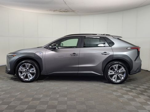 Used 2025 Subaru Solterra Limited image 4