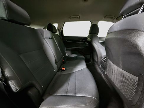 Used 2017 Kia Sorento FWD image 26