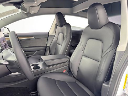 Used 2023 Tesla Model 3 Standard Range image 35