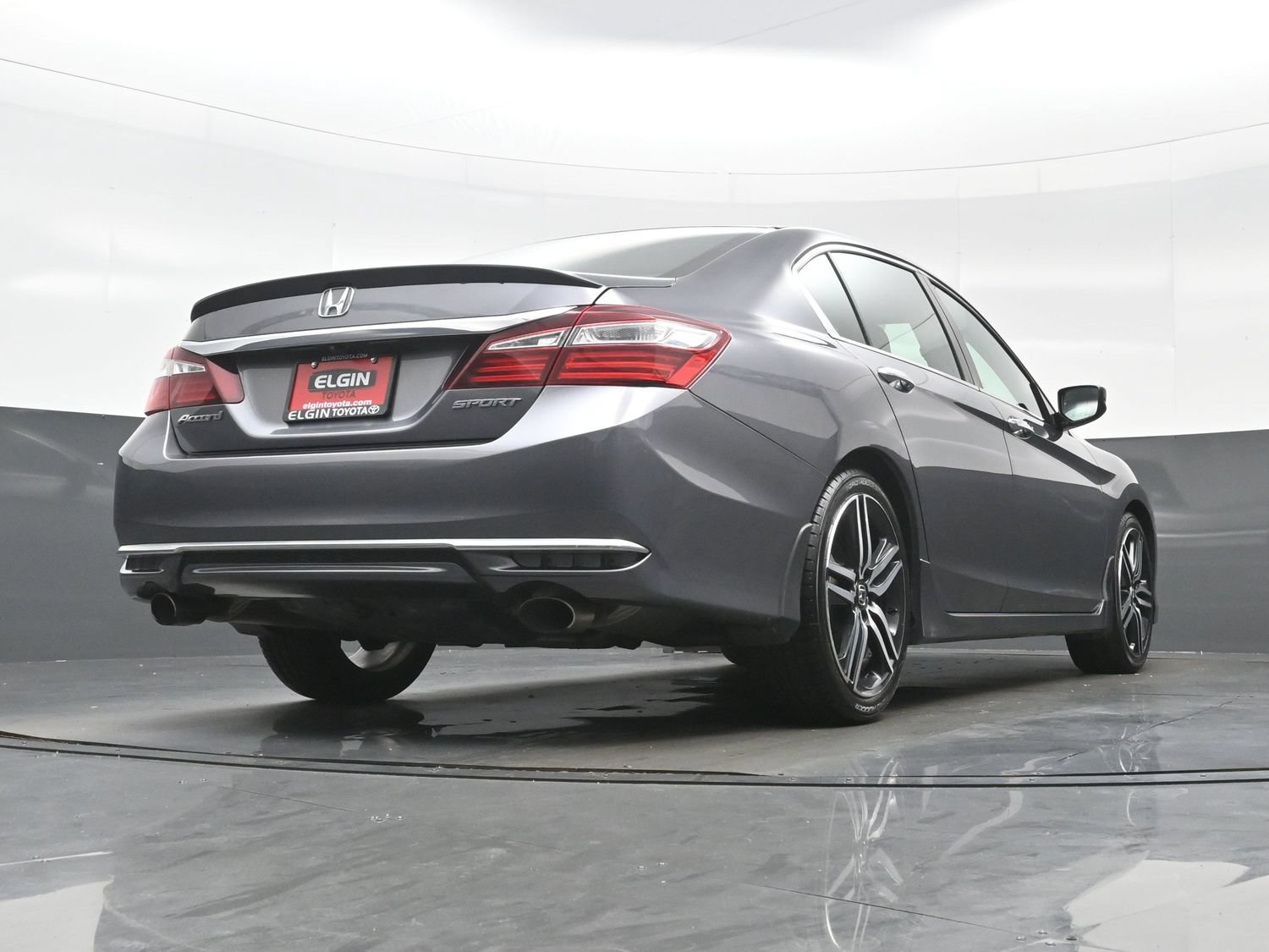 Used 2017 Honda Accord Sport image 32