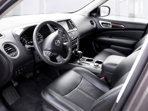 Used 2015 Nissan Pathfinder Platinum w/ Family Entertainment Package AWD/4WD image 25