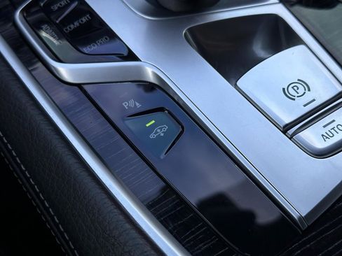 Used 2019 BMW 740i w/ Executive Package RWD image 29