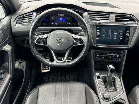 Used 2022 Volkswagen Tiguan SE R-Line AWD/4WD image 18