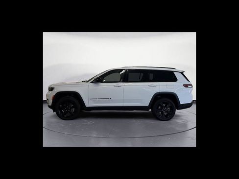 Used 2024 Jeep Grand Cherokee L Laredo AWD/4WD image 3