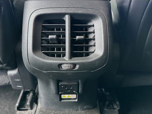 Used 2016 Jeep Cherokee Limited w/ Luxury Group image 15