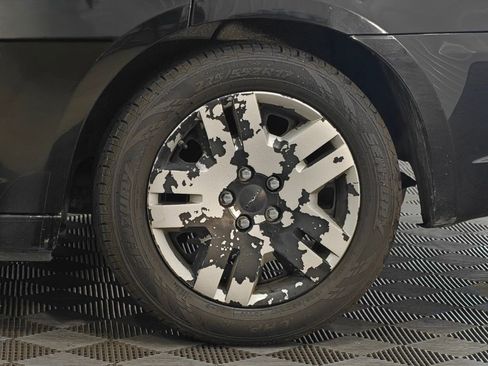 Used 2013 Chrysler 200 LX FWD image 28