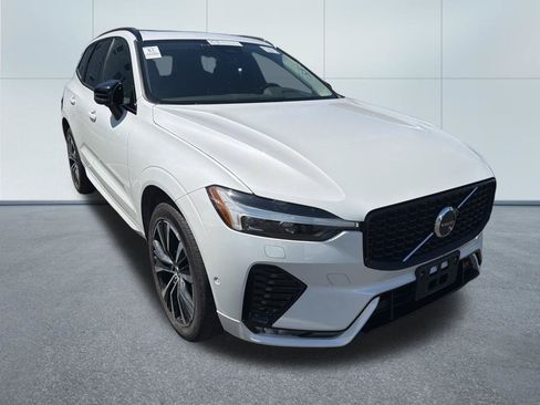 Used 2023 Volvo XC60 B5 Plus w/ Protection Package Premier AWD/4WD image 3