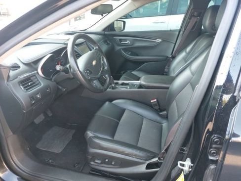Used 2017 Chevrolet Impala LT FWD image 9