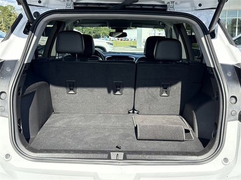 Used 2023 GMC Terrain SLT image 13