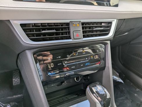 New 2026 Volkswagen Taos SE AWD/4WD image 19