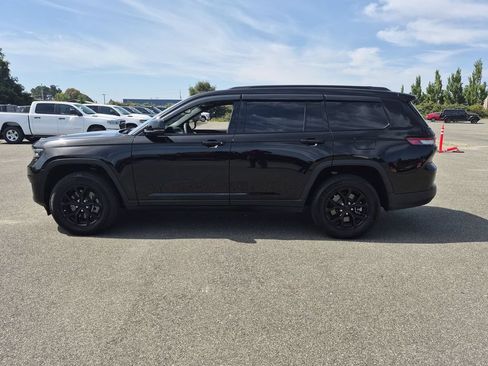 Used 2024 Jeep Grand Cherokee L Altitude AWD/4WD image 6