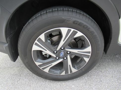 Used 2024 Subaru Crosstrek 2.0i Premium w/ Crosstrek Mirror Package AWD/4WD image 8