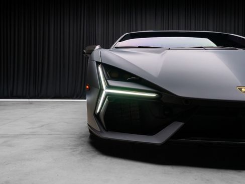Used 2024 Lamborghini Revuelto AWD/4WD image 24