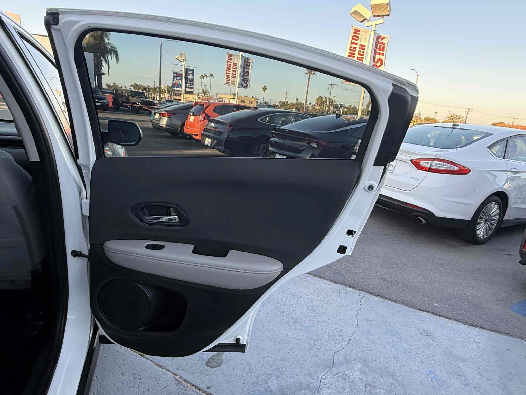 Used 2020 Honda HR-V LX image 62